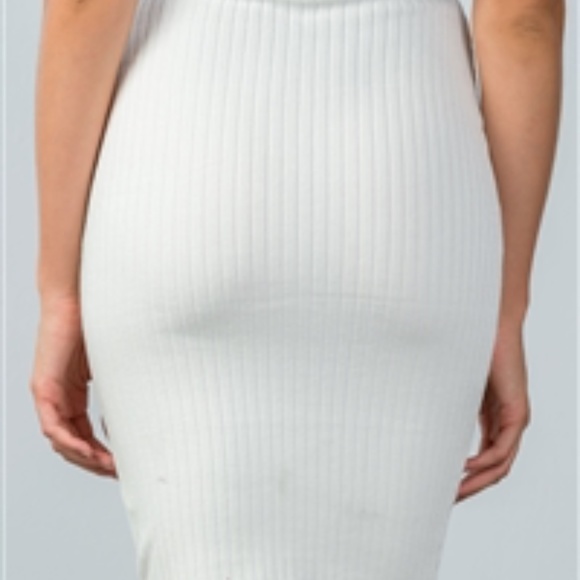 RIBBED KNIT PENCIL SKIRT - Picture 3 of 4